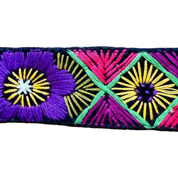 42" Hand-Embroidered Andean-Style Multicolor Floral Cusco Belt with O-Ring - Picture 3 of 8